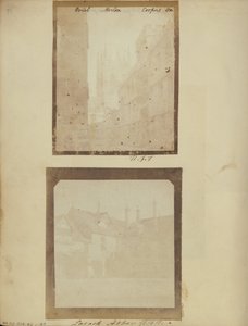 レイコック修道院の中庭。 作： William Henry Fox Talbot